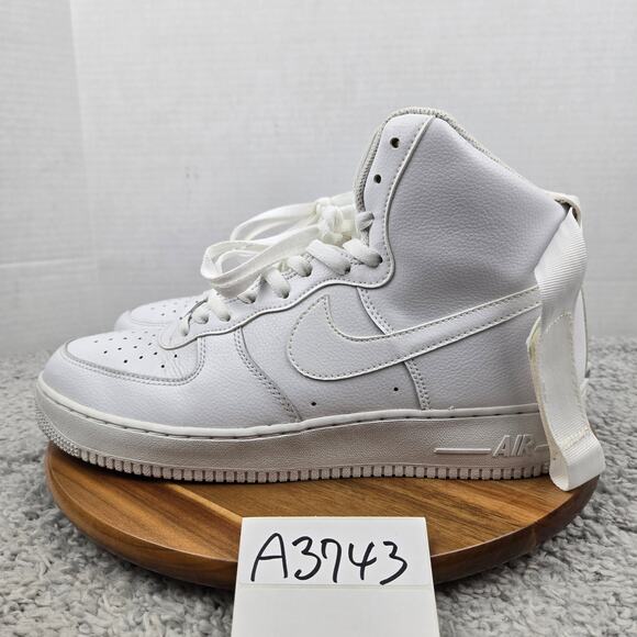 Nike Mens 12 Air Force 1 High Triple White Casual Athletic Sneaker 315121-115 - Picture 1 of 13